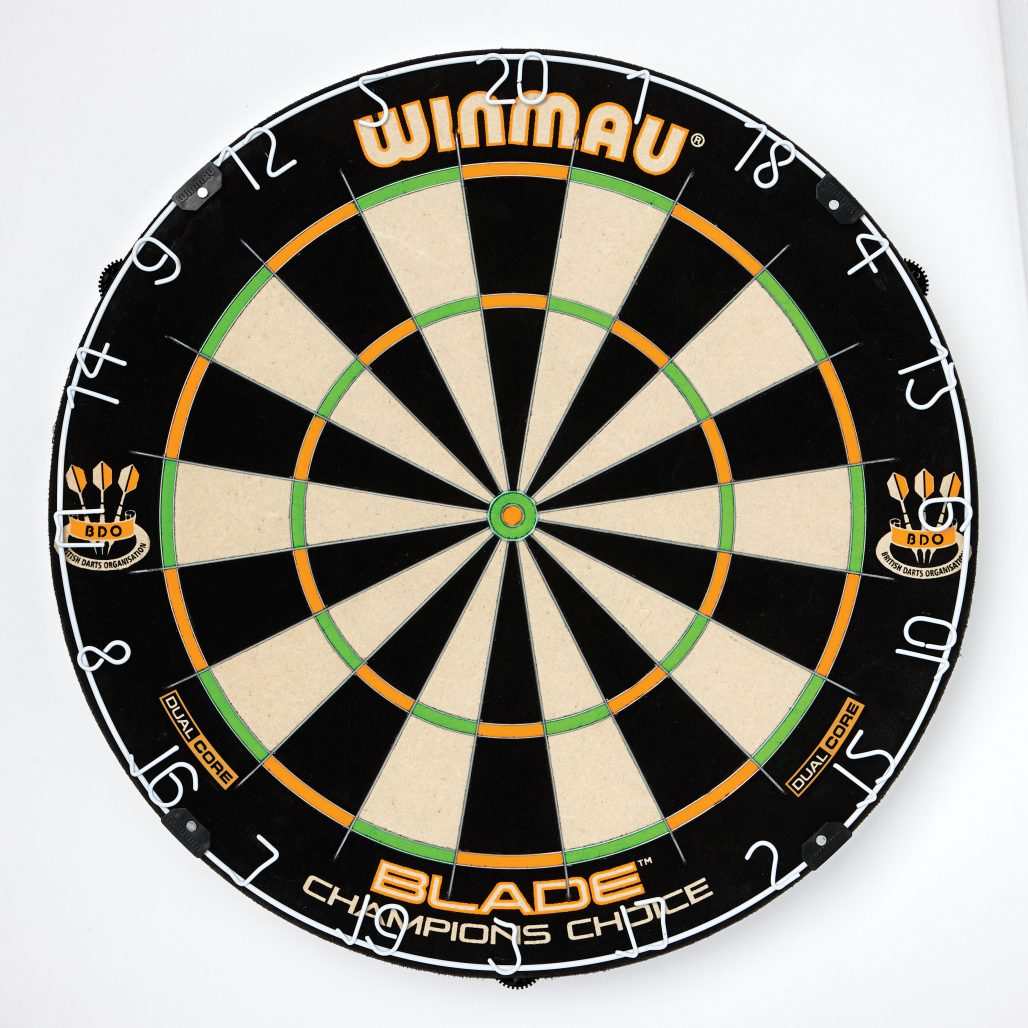 Winmau Champions Choice dual core dartboard with thinner wiring and carbon diffusion technology for enhanced scoring and durability Winmau Champions Choice dual core dartboard with thinner wiring and carbon diffusion technology for enhanced scoring and durability