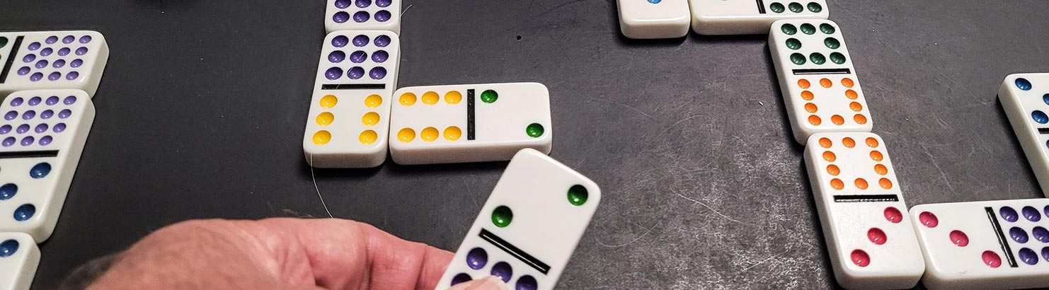 Dominoes