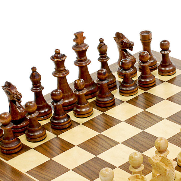 15" Staunton Wood Chess Set  Close up