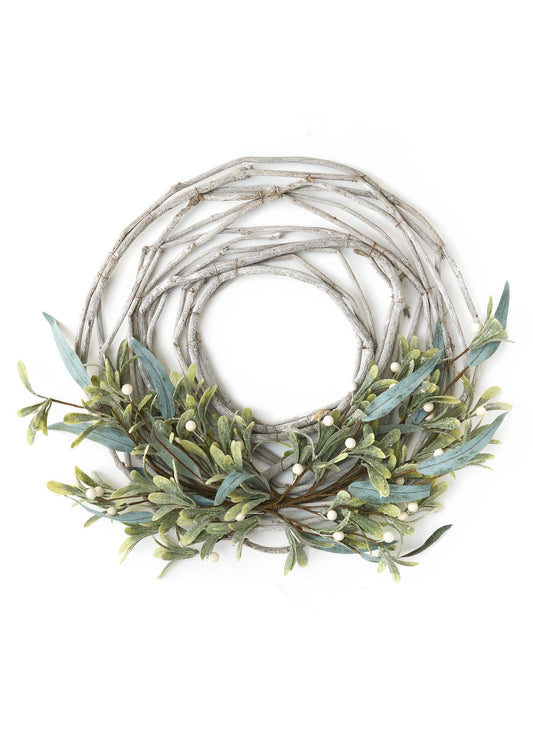 Pine Wreath w/berries Ratton