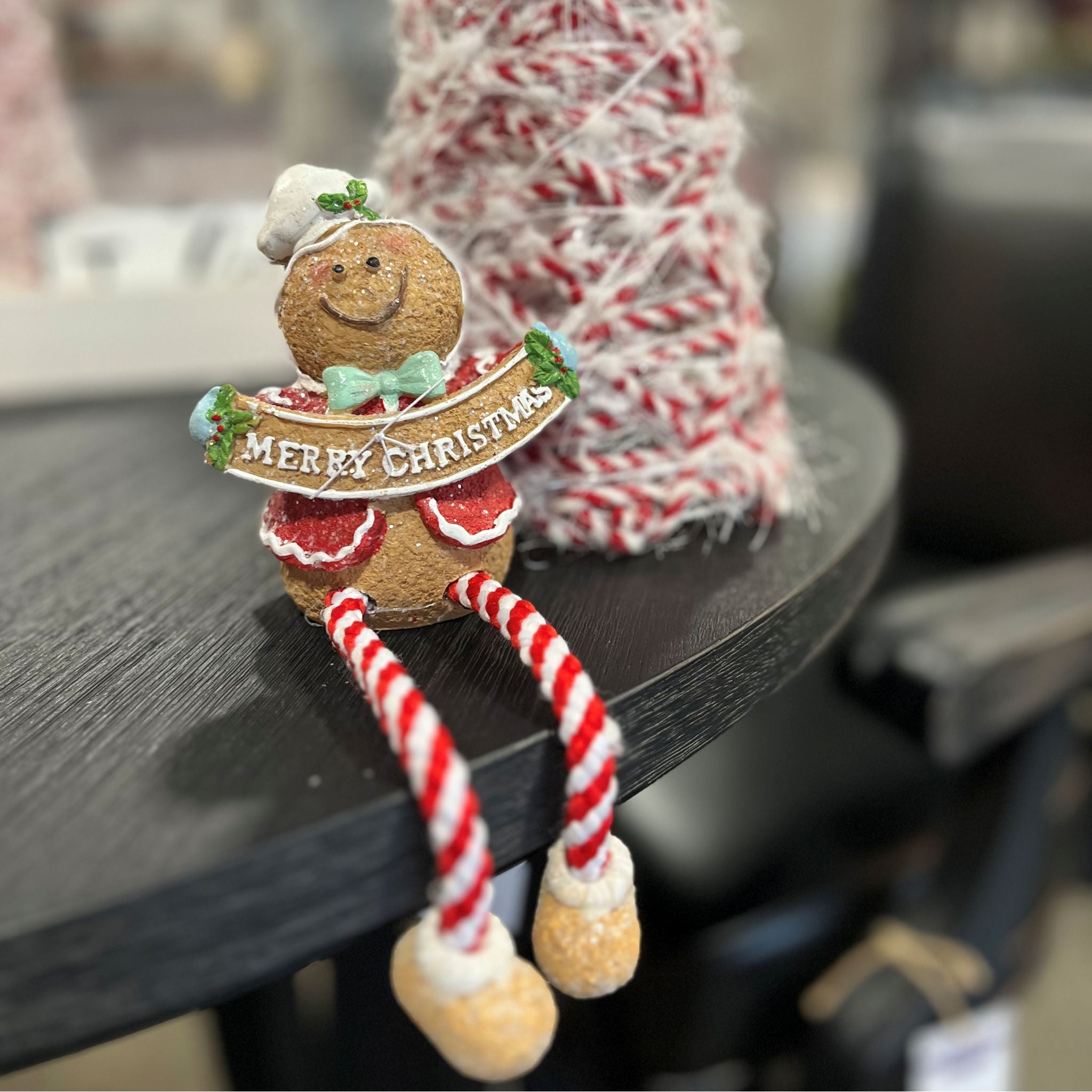 Holiday Dangle Glitter Figurine gingerbread man in room setting