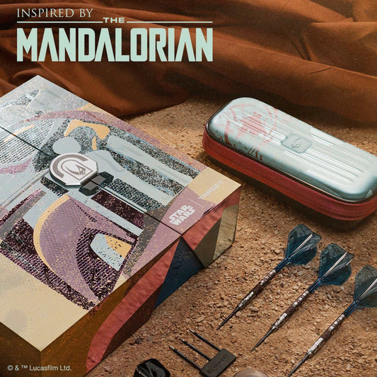 STAR WARS™ Mandalorian dart set with three silver barrels, blue flights and a Mandalorian-themed wallet and case.
