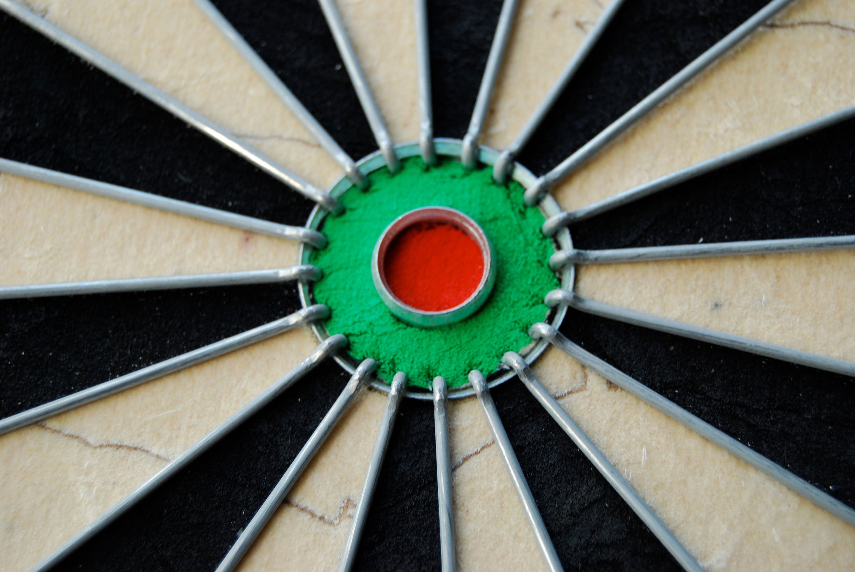 Winmau Pro SFB Dartboard close up of bullseye